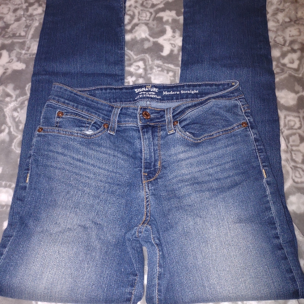 Men's straight leg Levi jeans